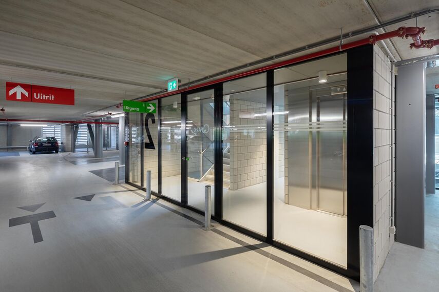 presto 50 Doors, presto 50 Windows, unico xs Windows and thermfix vario Curtain Walls - Fenix I, Rotterdam located in Rotterdam, The Netherlands