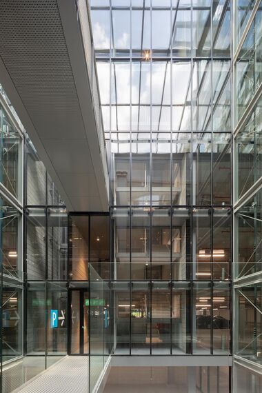 presto 50 Doors, presto 50 Windows, unico xs Windows and thermfix vario Curtain Walls - Fenix I, Rotterdam located in Rotterdam, The Netherlands