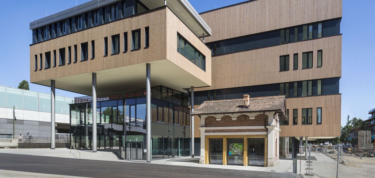thermfix vario Facades, fuego light Windows, presto 50 Doors and unico Doors - Olly-Schwarz-Schule in Vienna located in Wien, Austria